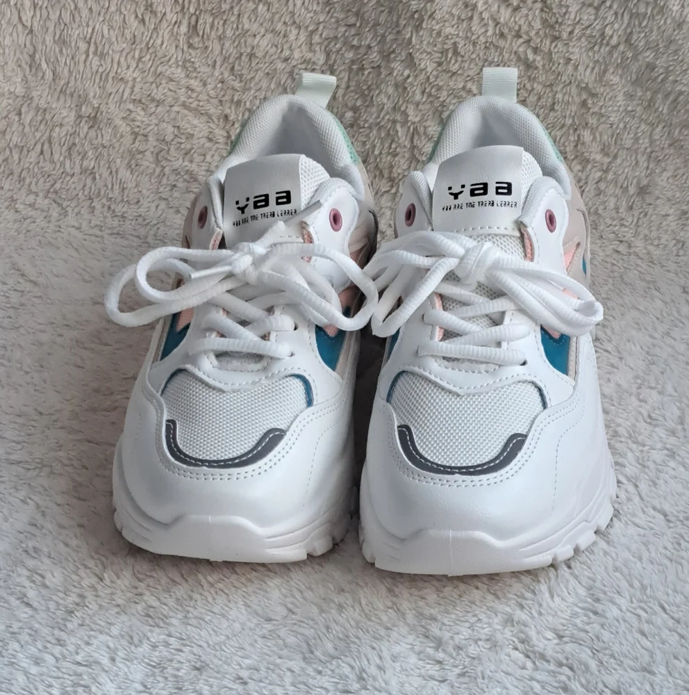 Shein NWT white colorful lace up platform sneakers athletic shoes. Size 40. (8).